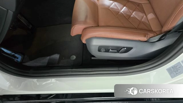 BMW 5 Series (G60) id 4879744 из Кореи 21