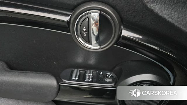 Mini Cooper Convertible id 4342845 из Кореи 21
