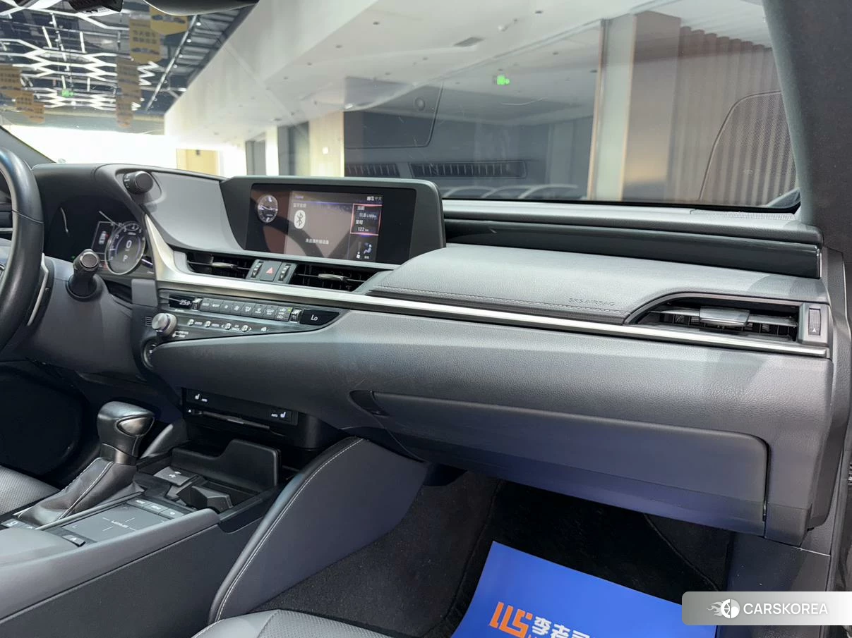 Lexus ES id 4499123 из Китая 21