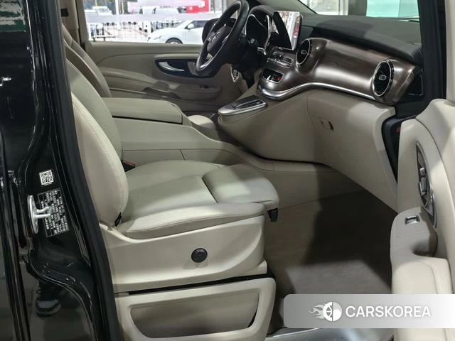 Mercedes-Benz V-class id 4264969 из Китая 21