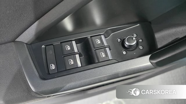 Audi Q3 (F3) id 4464621 из Кореи 21