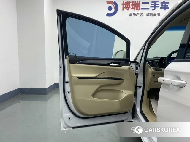 Buick GL8 id 4208285 из Китая 21