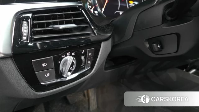 BMW 5 Series (G30) id 4626196 из Кореи 21