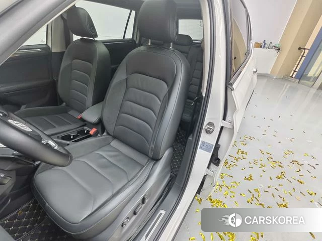 Volkswagen Tiguan L id 4290500 из Китая 21