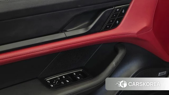 Porsche Taycan id 4854897 из Кореи 21