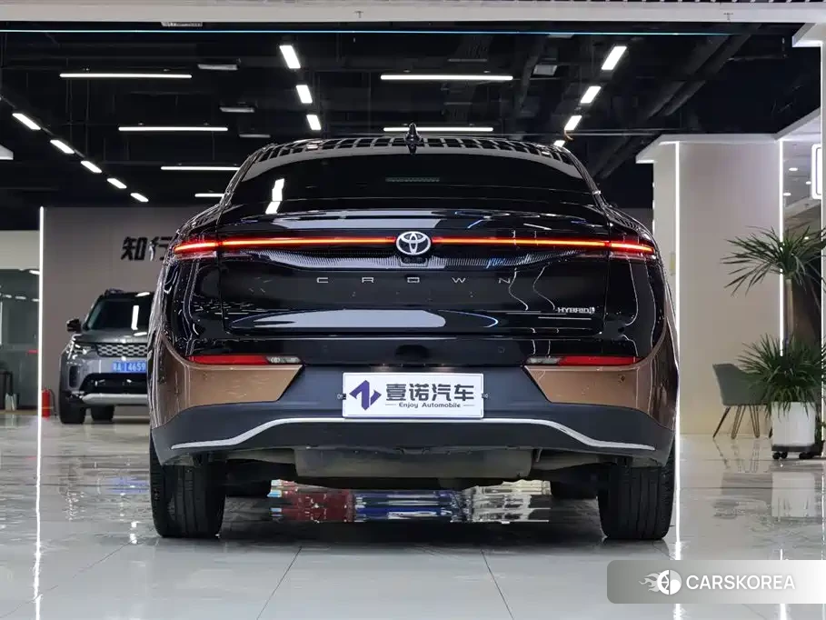 Toyota Crown SportCross id 4547309 из Китая 21
