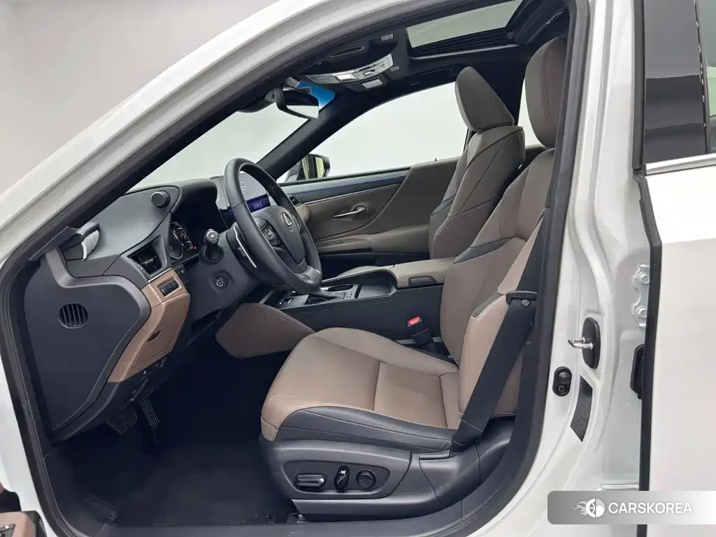 Lexus ES id 4629052 из Китая 21