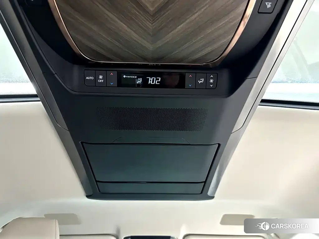 Lexus LM id 4654456 из Китая 21