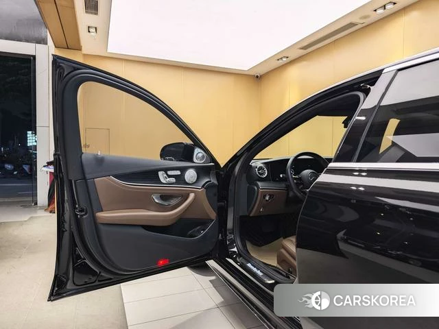 Mercedes-Benz E-class id 4353680 из Китая 21