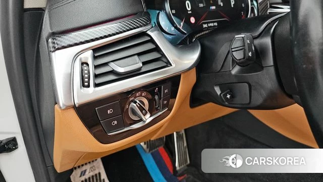BMW 5 Series (G30) id 4356913 из Кореи 21
