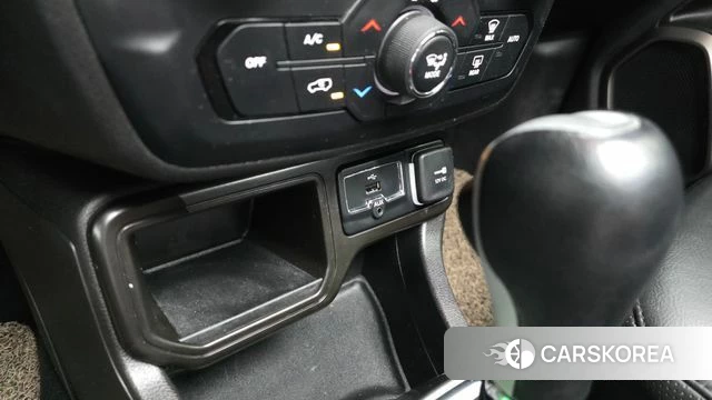 Jeep Renegade id 4572920 из Кореи 21