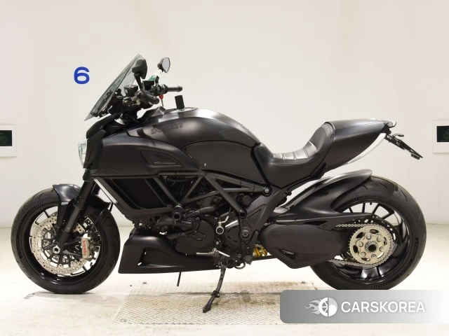 Проданный Ducati DIAVEL DARK id 4199338 из Японии, фото 21