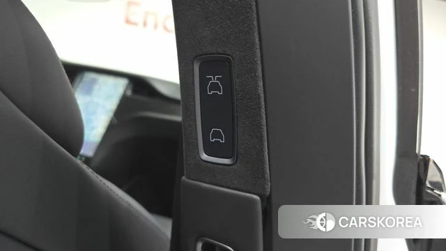 Tesla Model X id 4390372 из Кореи 21