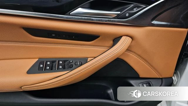 BMW 5 Series (G30) id 4430592 из Кореи 21