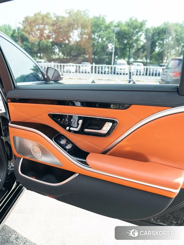 Mercedes-Benz Maybach S-class id 4348362 из Китая 21