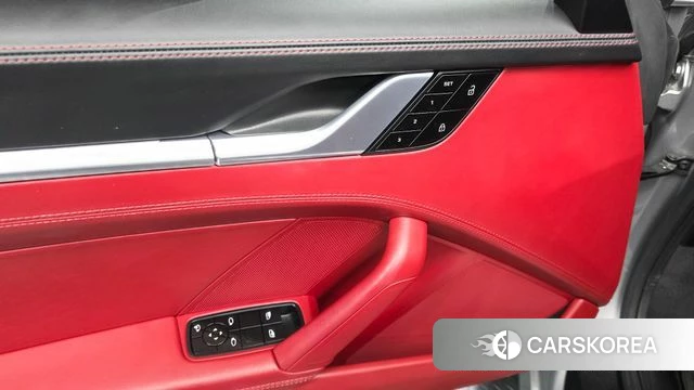 Porsche 911(992) id 4317619 из Кореи 21
