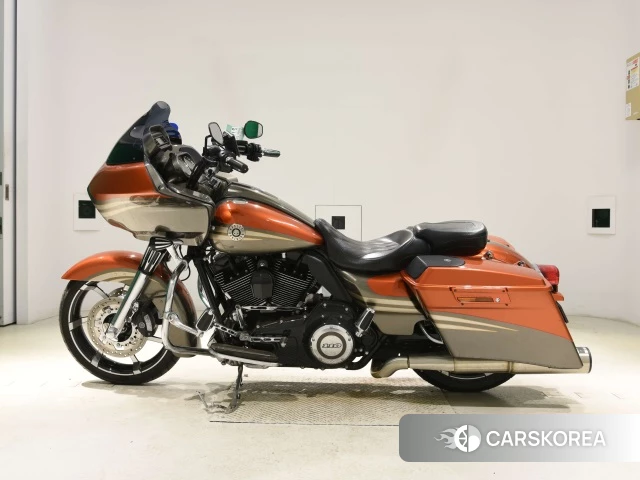 Проданный Harley-Davidson Road Glide FLTRXSE1800 CVO id 4193784 из Японии, фото 21