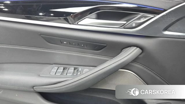 BMW 5 Series (G30) id 4687754 из Кореи 21