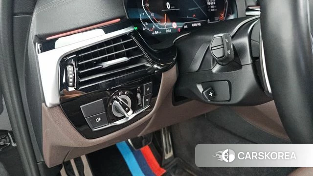 BMW 5 Series (G30) id 4463781 из Кореи 21