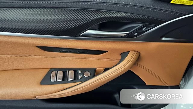 BMW 5 Series (G30) id 4284165 из Кореи 21