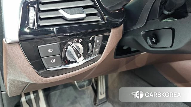 BMW 5 Series (G30) id 4684139 из Кореи 21