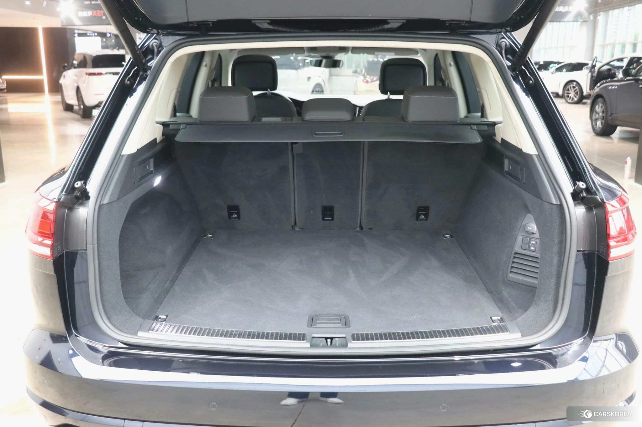 Volkswagen Touareg id 4419244 из Китая 21