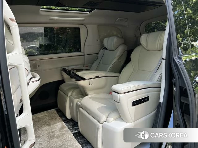 Lexus LM id 4307436 из Китая 21