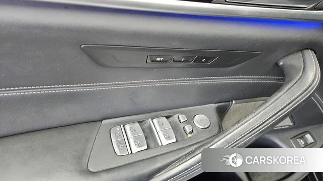BMW 5 Series (G30) id 4651671 из Кореи 21