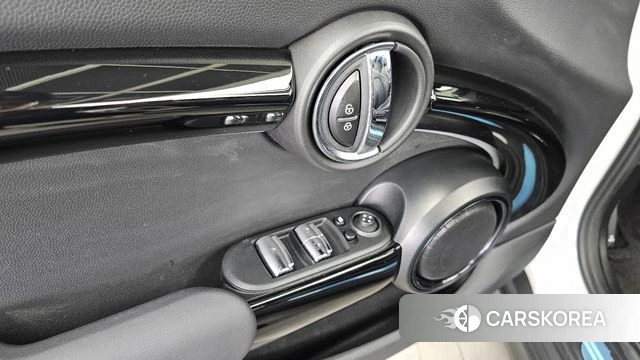 Mini Cooper S Convertible id 4533961 из Кореи 21