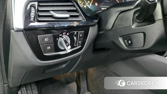 BMW 5 Series (G30) id 4562921 из Кореи 21