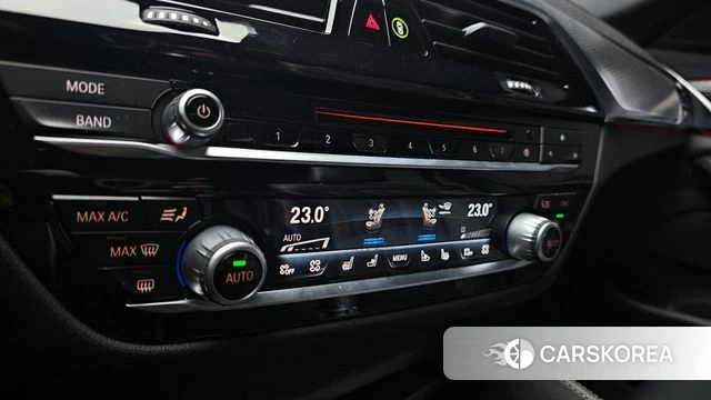 BMW 5 Series (G30) id 4188129 из Кореи 21