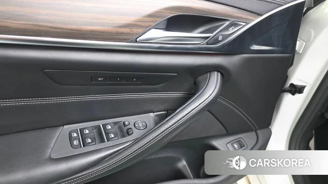 BMW 5 Series (G30) id 4465743 из Кореи 21