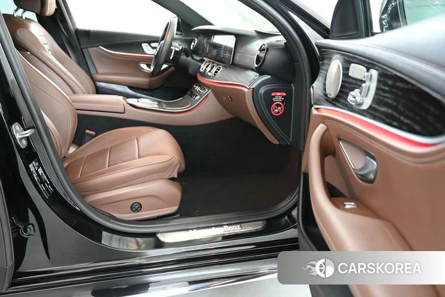 Mercedes-Benz E-class id 4256076 из Китая 21