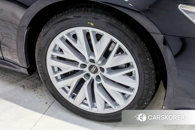 Audi A7L id 4278725 из Китая 21