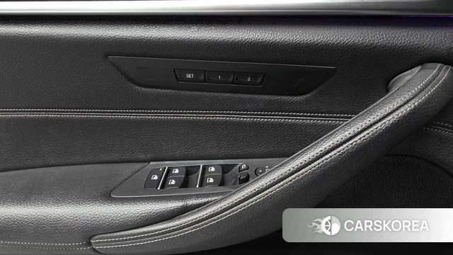 BMW 5 Series (G30) id 4918788 из Кореи 21