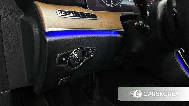 Mercedes-Benz E-Class W213 id 4574389 из Кореи 21