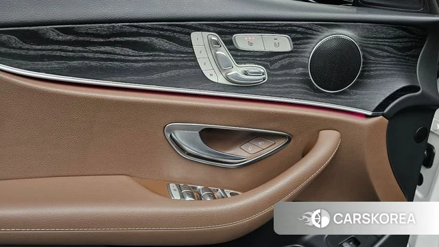 Mercedes-Benz E-Class W213 id 4907469 из Кореи 21