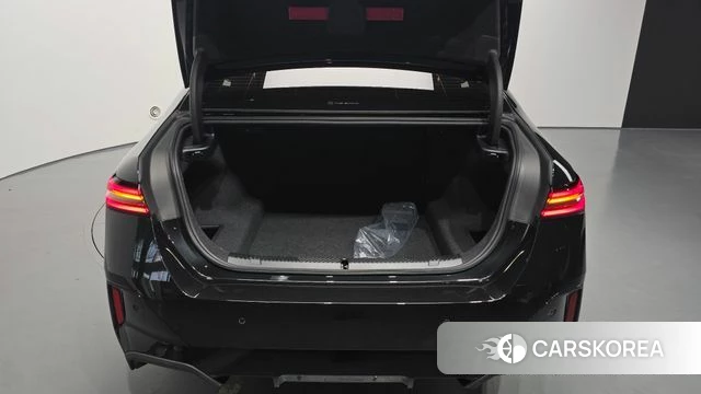 BMW 5 Series (G60) id 4655360 из Кореи 21