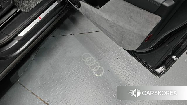 Audi Q3 (F3) id 4480156 из Кореи 21