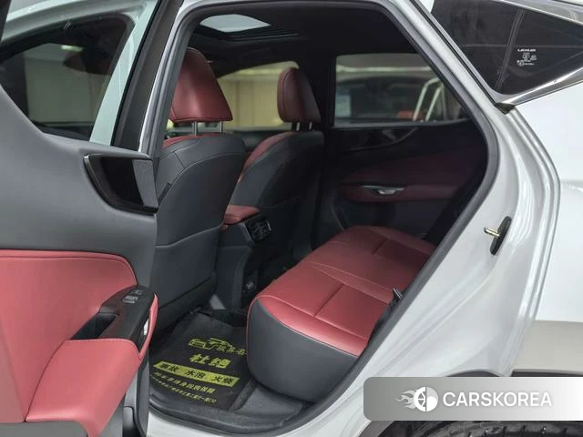 Lexus NX id 4273938 из Китая 21