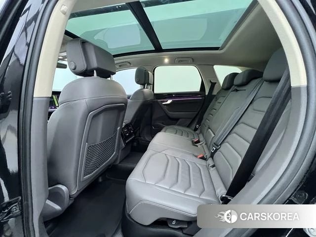 Volkswagen Touareg id 4297802 из Китая 21