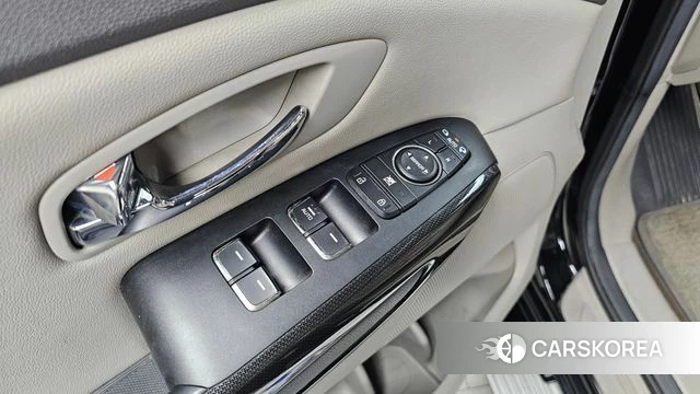 Kia All New Carnival id 4543621 из Кореи 21