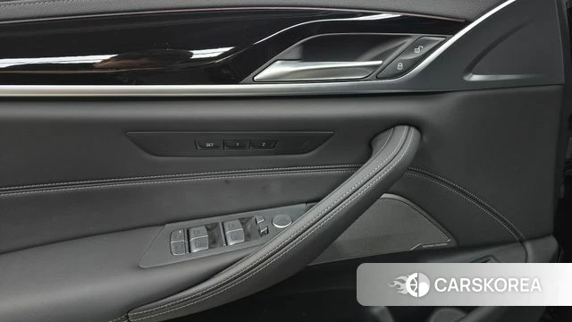 BMW 5 Series (G30) id 4349836 из Кореи 21