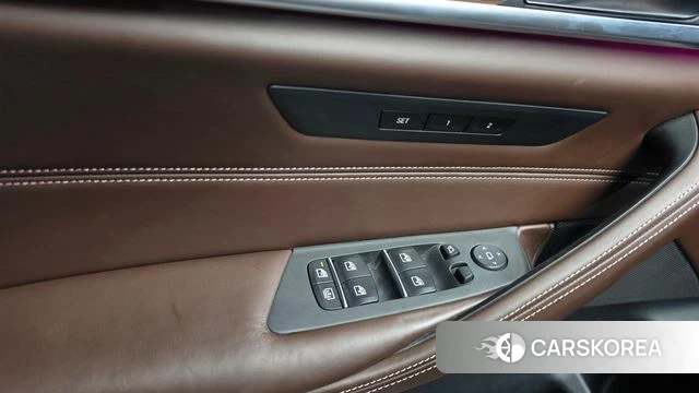 BMW 5 Series (G30) id 4345832 из Кореи 21