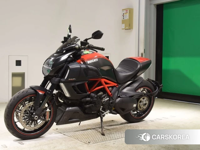 Ducati DIAVEL CARBON id 3945793 из Японии 21