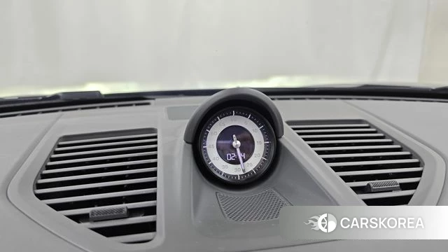 Porsche 911(992) id 4623699 из Кореи 21