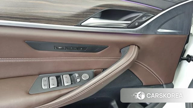 BMW 5 Series (G30) id 4683975 из Кореи 21