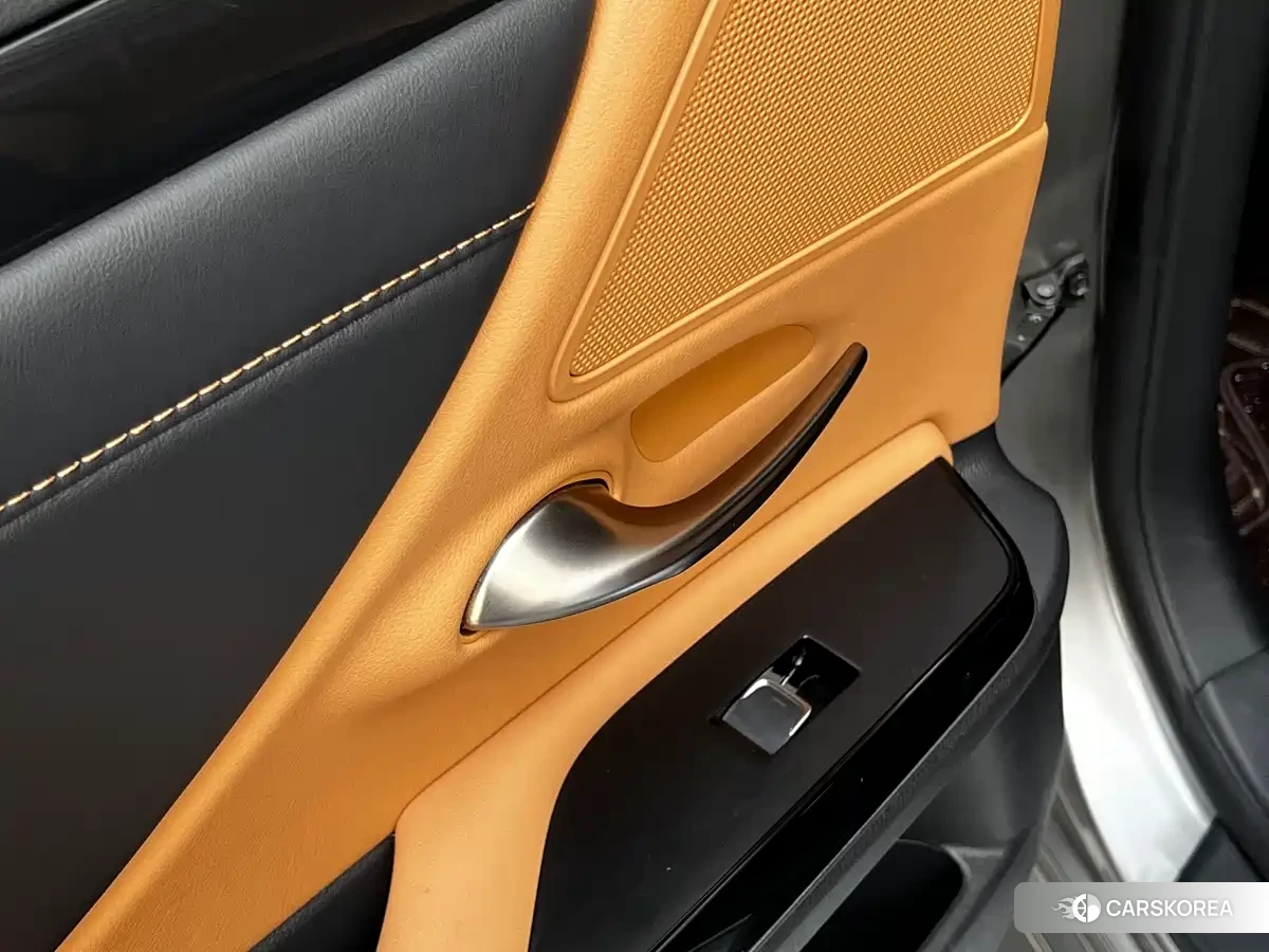 Lexus ES id 4547554 из Китая 21