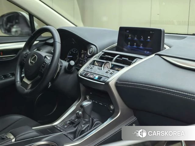 Lexus NX id 4221260 из Китая 21