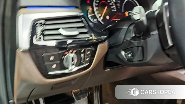 BMW 5 Series (G30) id 4269472 из Кореи 21